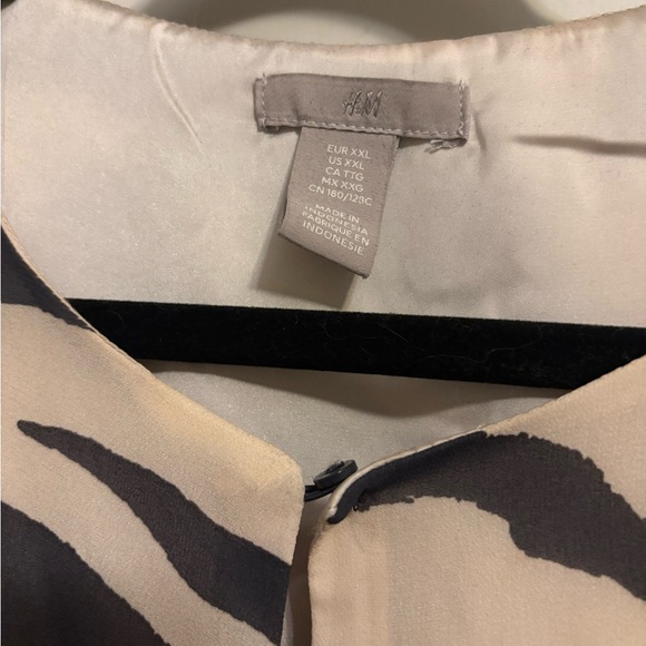 H&M Zebra Print Women's Dress - Picture 4 of 4
